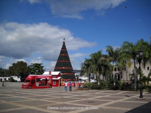 christmas display at plaza espana